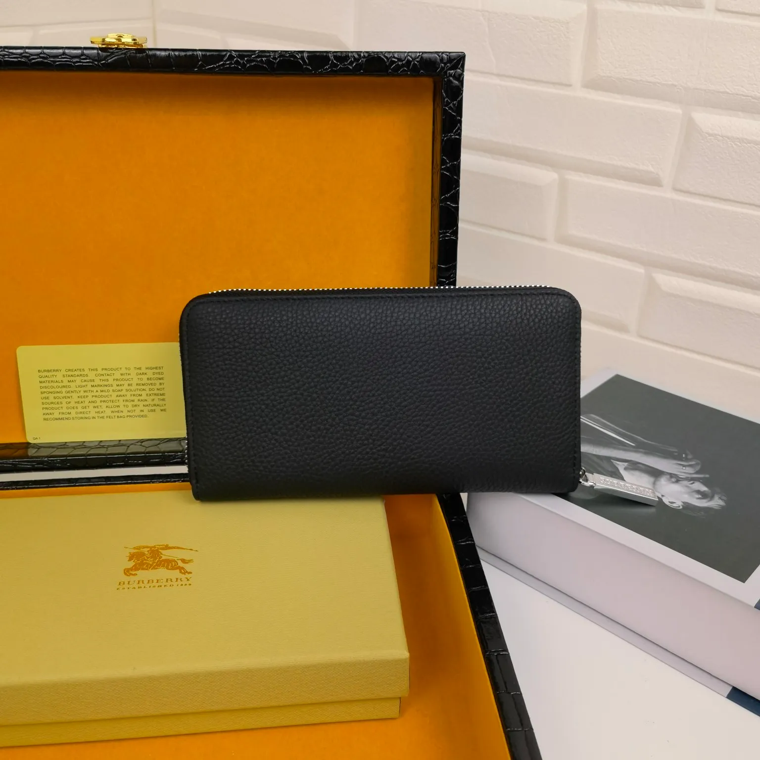 All categories Burberry wallet (Burberry) Burberry 666028