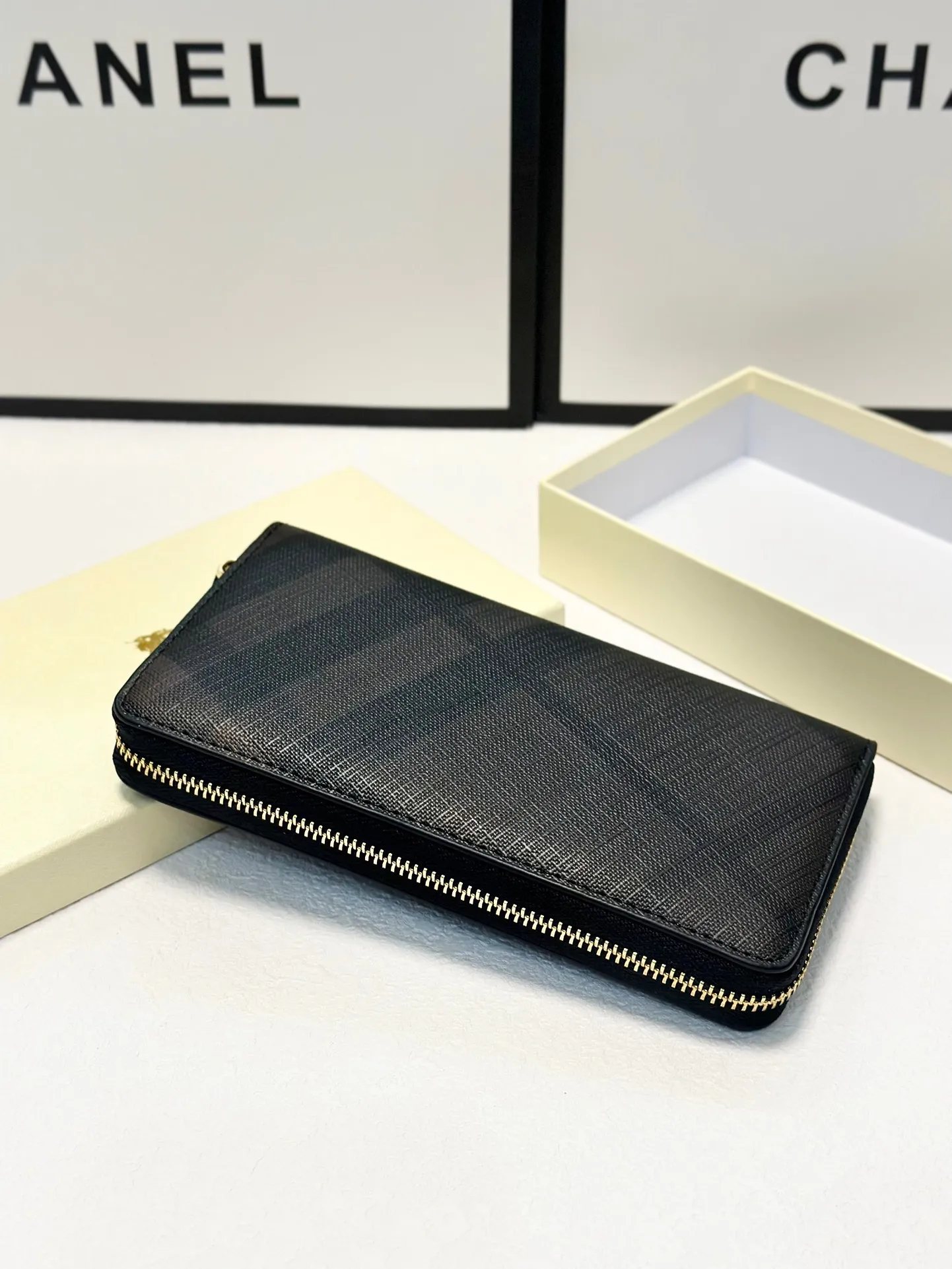 All categories Burberry wallet (Burberry) Burberry 2011