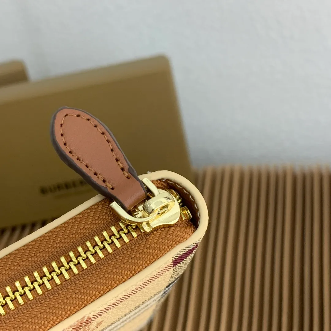 All categories Burberry wallet (Burberry) Burberry 4811
