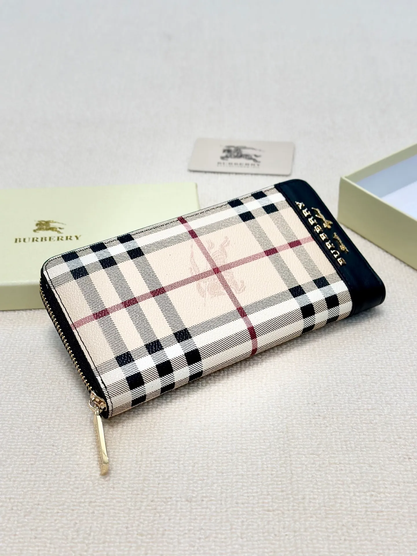 All categories Burberry wallet (Burberry) Burberry 2010