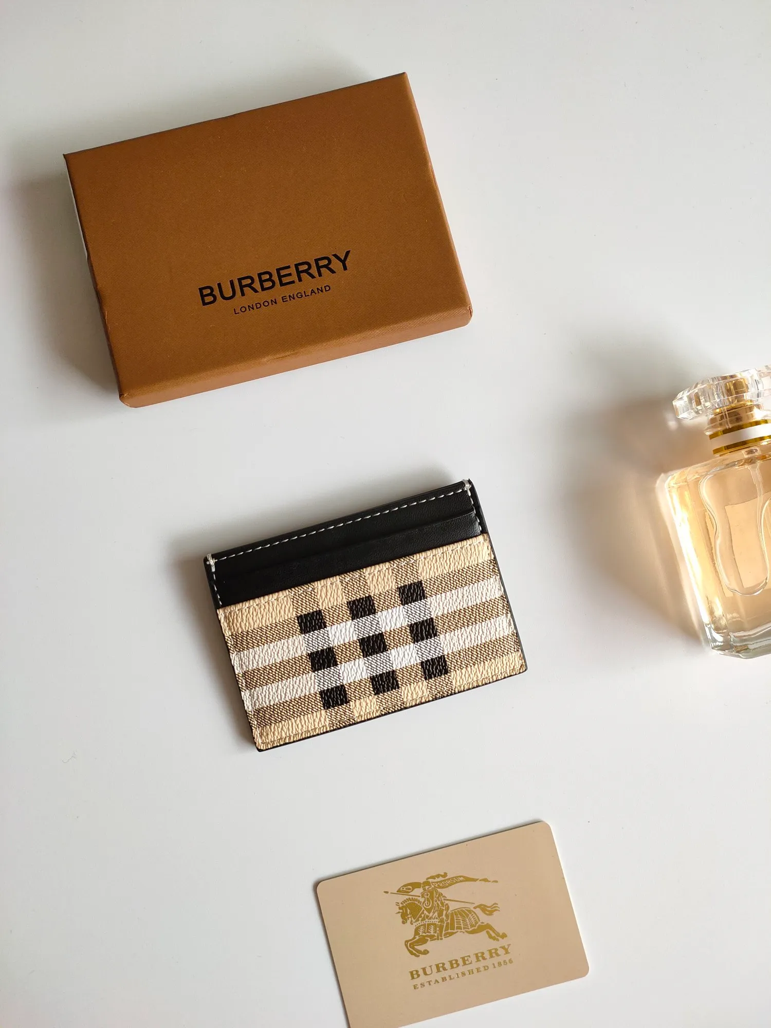 All categories Burberry wallet (Burberry) Burberry 8048