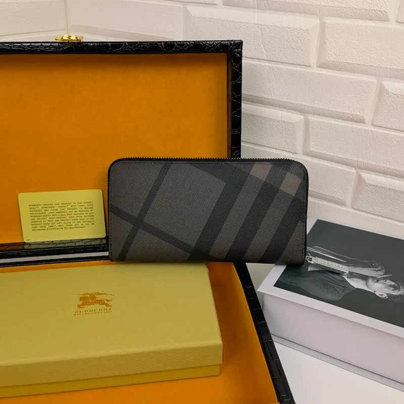 All categories Burberry wallet (Burberry) Burberry 666040