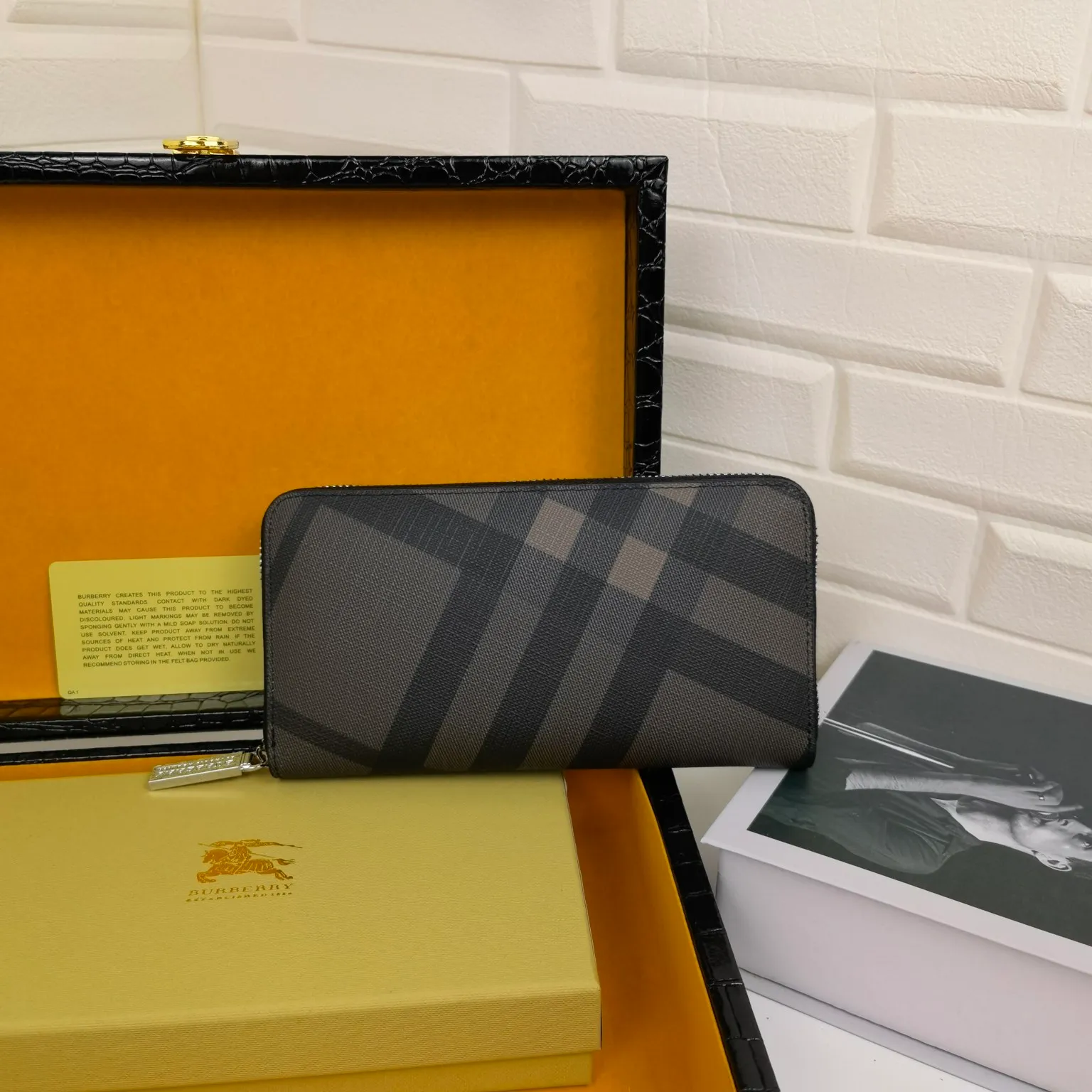 All categories Burberry wallet (Burberry) Burberry 666040