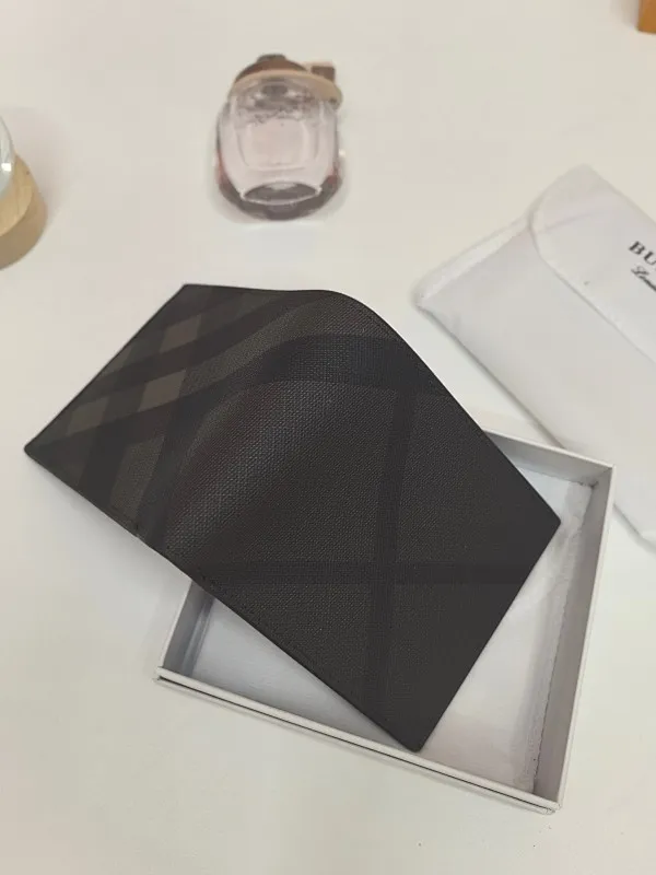 All categories Burberry wallet (Burberry) Burberry 529-1