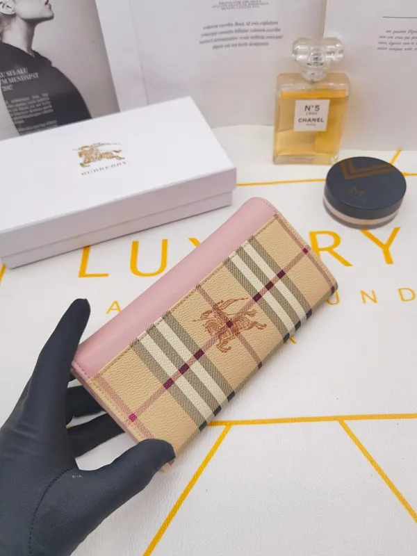 All categories Burberry wallet (Burberry) Burberry 8300
