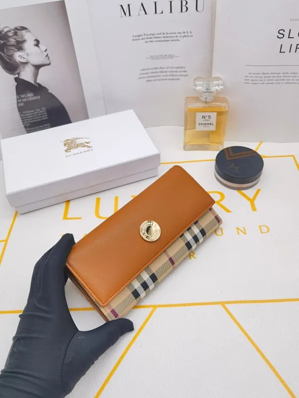 All categories Burberry wallet (Burberry) Burberry 8300