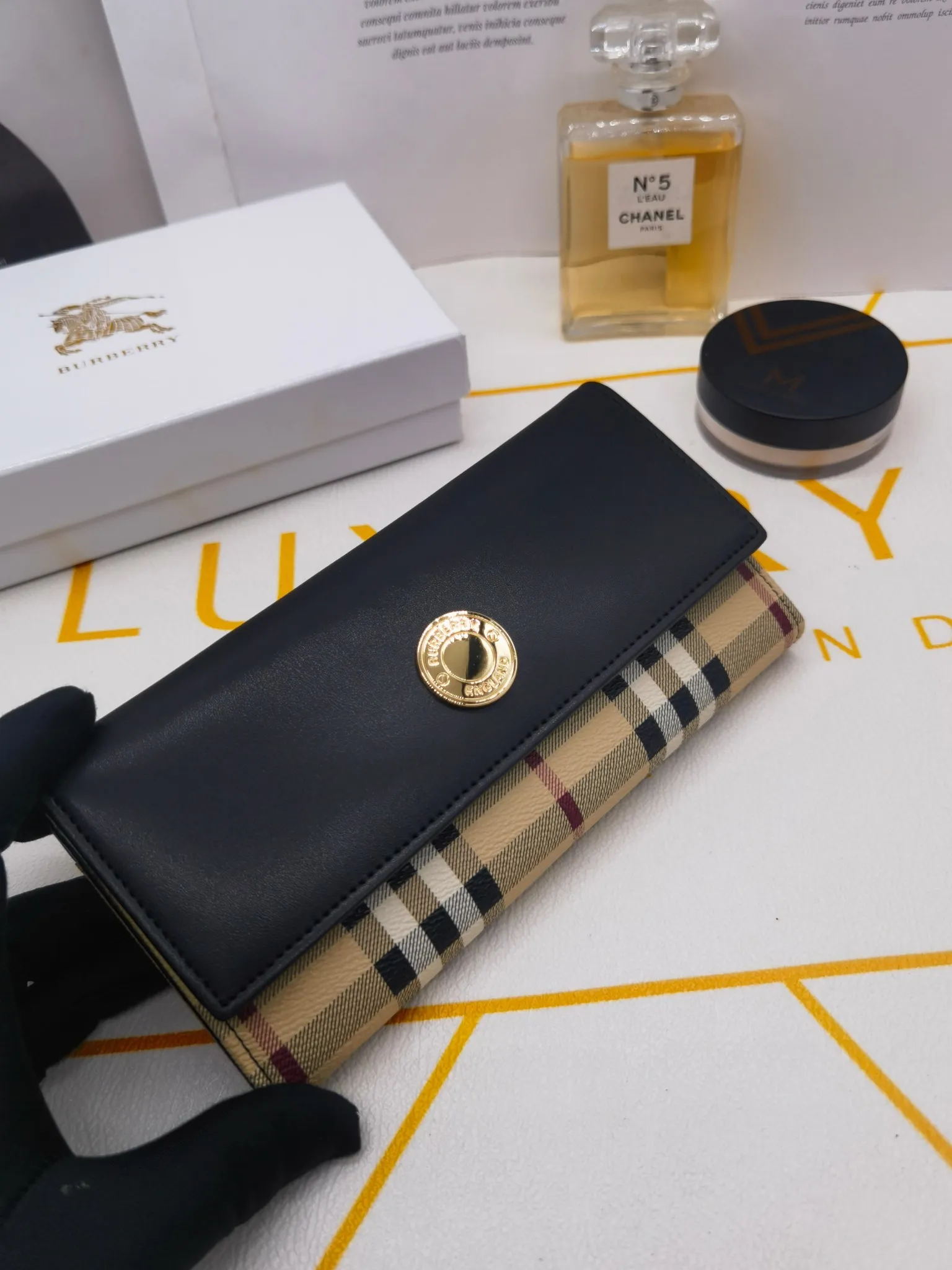 All categories Burberry wallet (Burberry) Burberry 8300