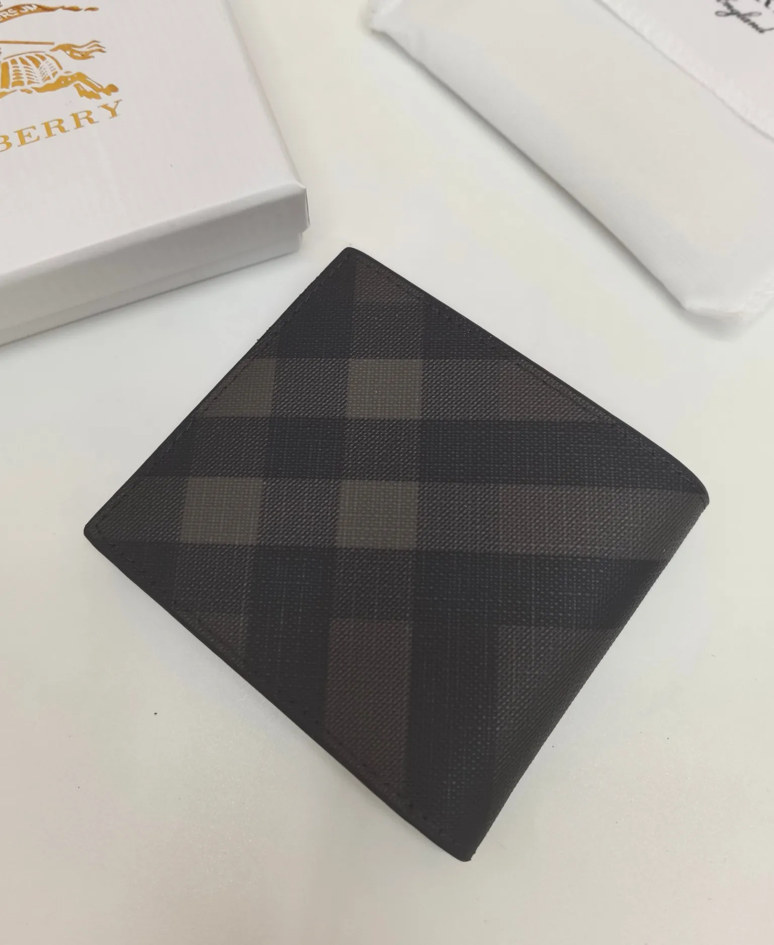 All categories Burberry wallet (Burberry) Burberry 5278-1