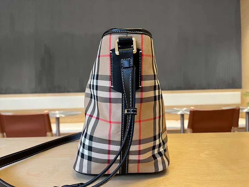 All categories Burberry women's bags (Burberry) Burberry 9738
