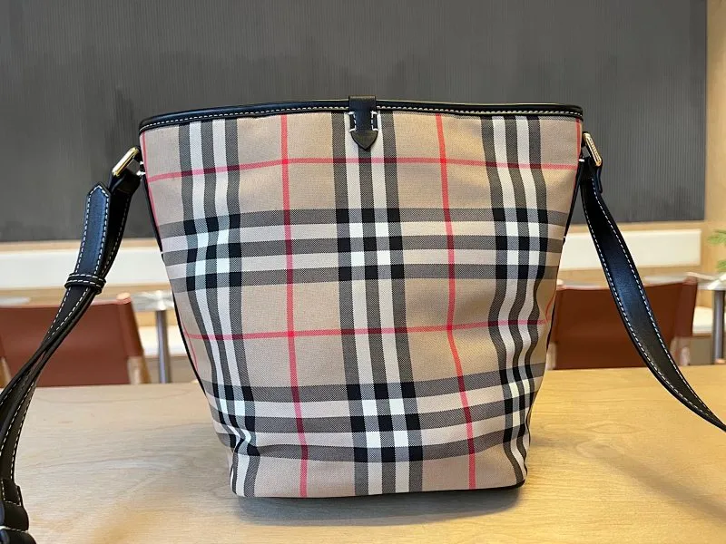 All categories Burberry women's bags (Burberry) Burberry 9738