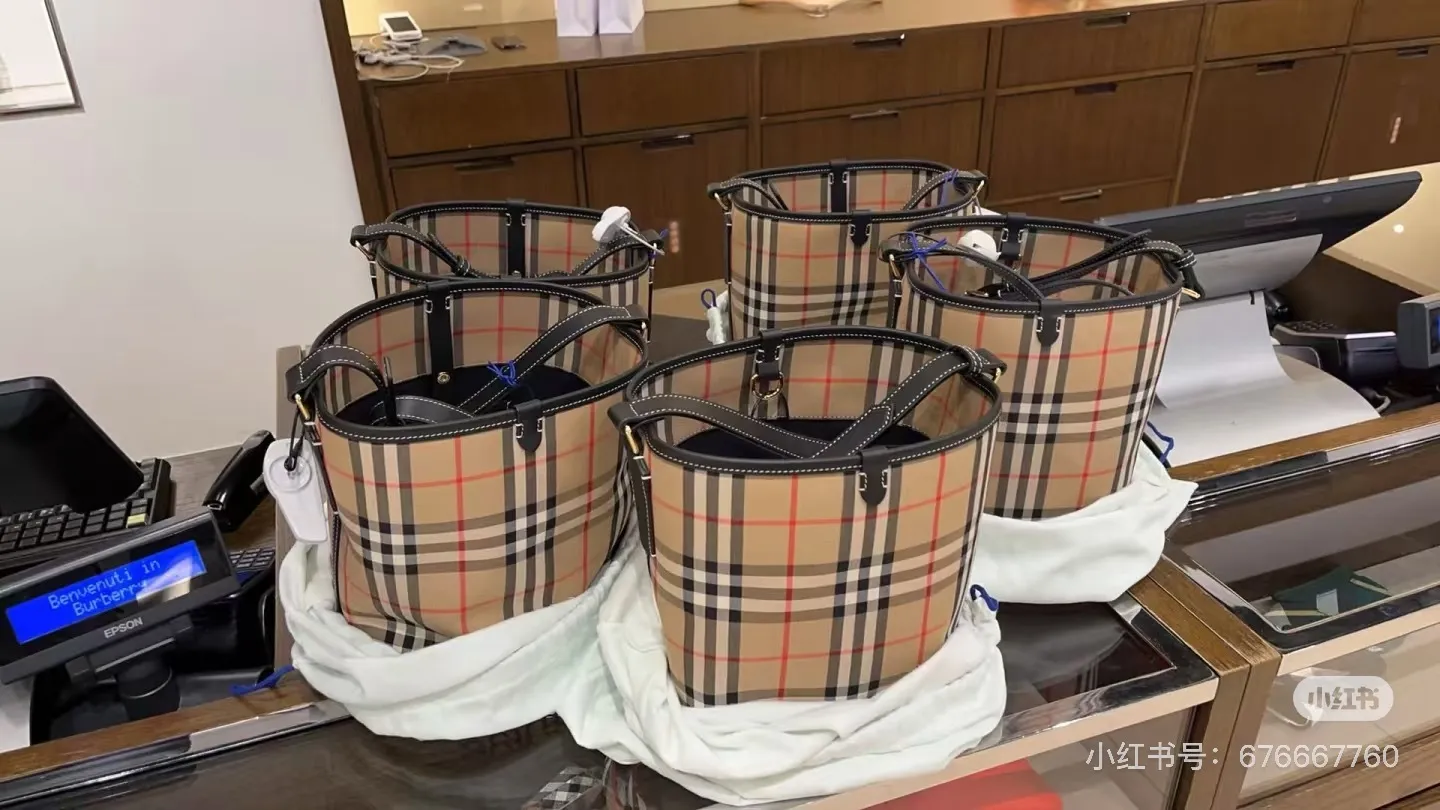 All categories Burberry women's bags (Burberry) Burberry 9738