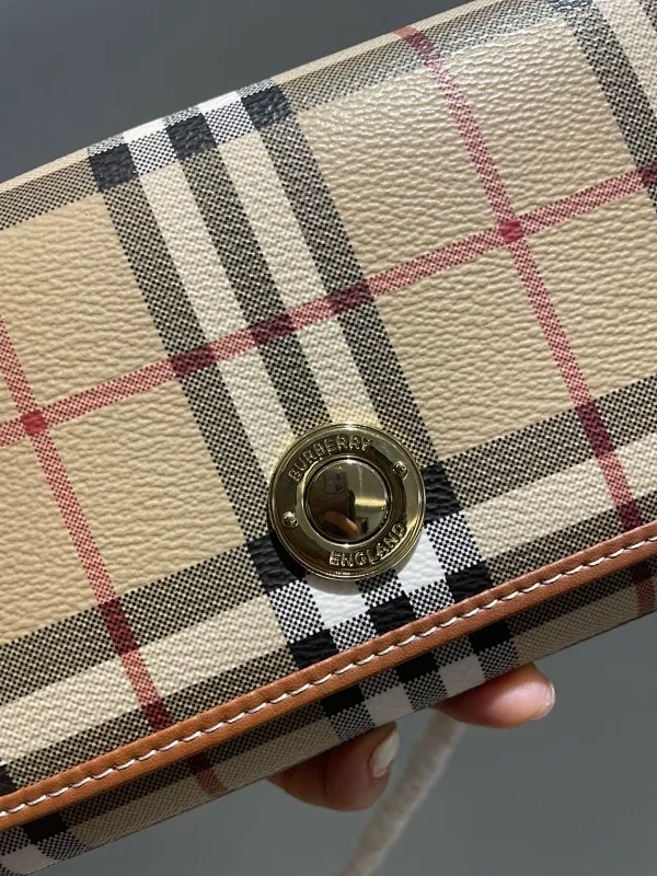 All categories Burberry women's bags (Burberry) Burberry 8687
