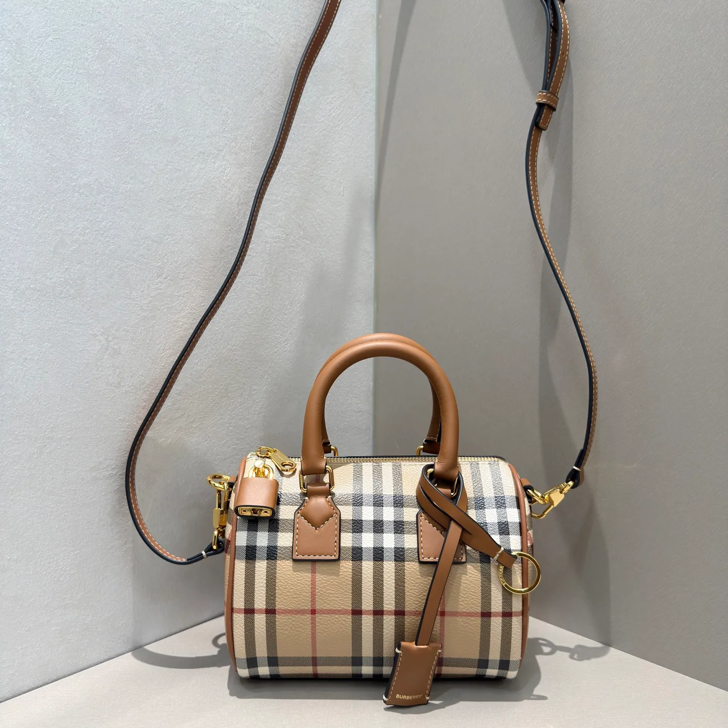All categories Burberry women's bags (Burberry) Burberry 091