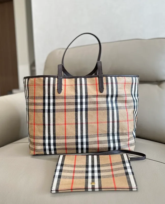 All categories Burberry women's bags (Burberry) Burberry 8399
