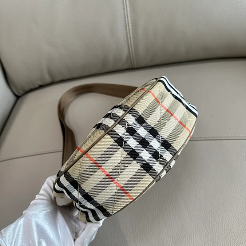 All categories Burberry women's bags (Burberry) Burberry 235
