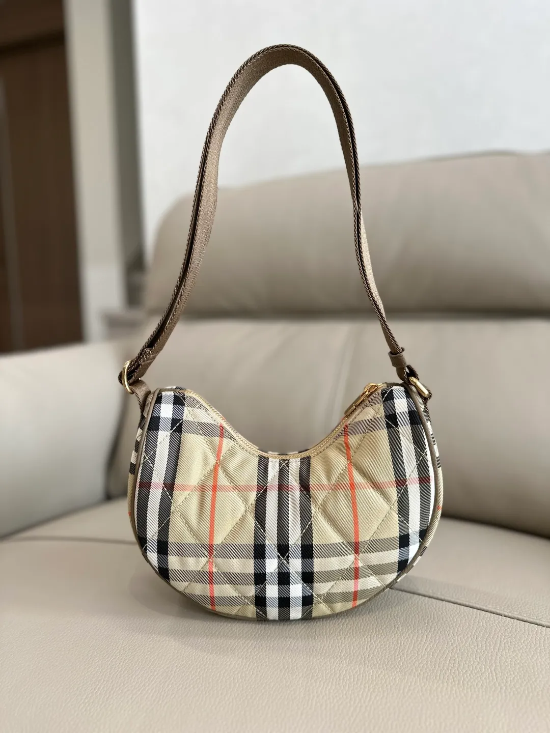 All categories Burberry women's bags (Burberry) Burberry 235