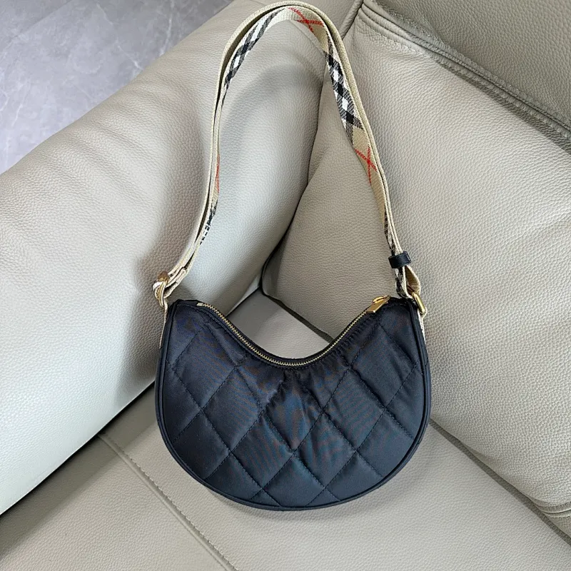 All categories Burberry women's bags (Burberry) Burberry 235