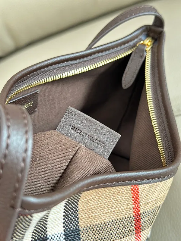 All categories Burberry women's bags (Burberry) Burberry 8396