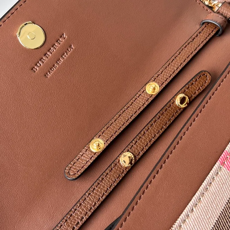 All categories Burberry women's bags (Burberry) Burberry 2501