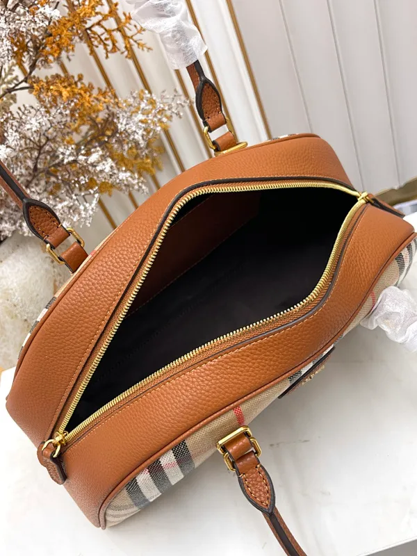 All categories Burberry women's bags (Burberry) Burberry 08994