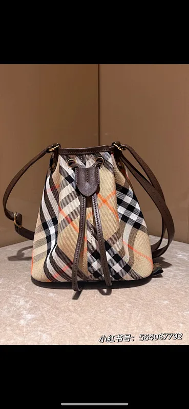 All categories Burberry women's bags (Burberry) Burberry 8386