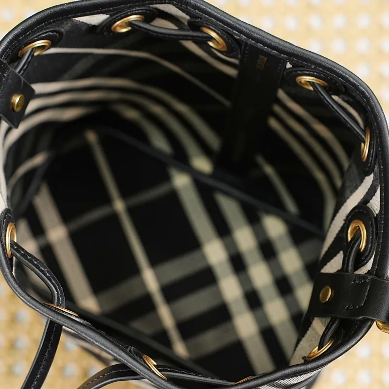 All categories Burberry women's bags (Burberry) Burberry 8386