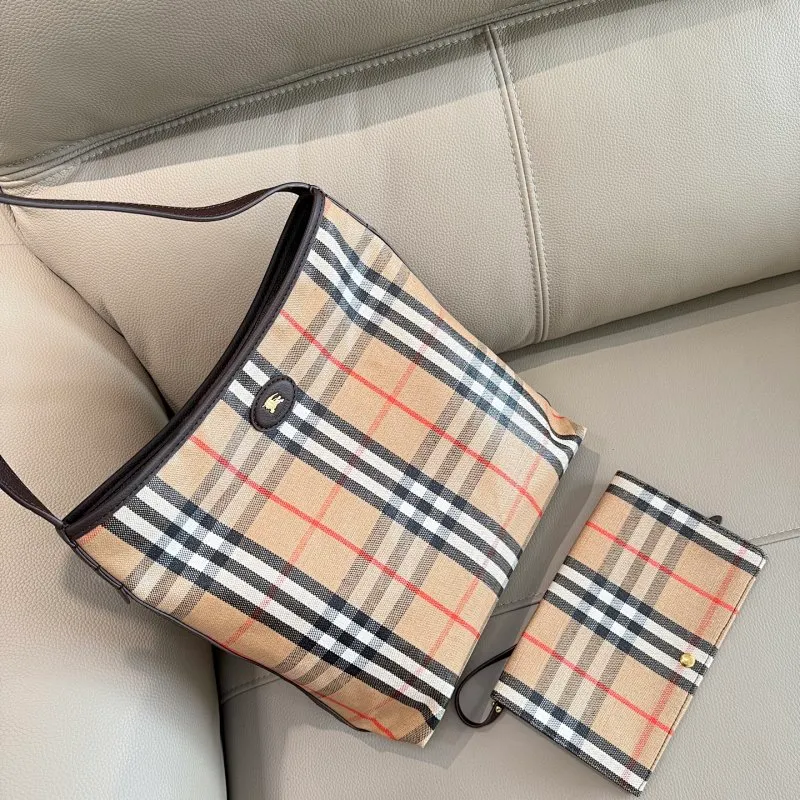 All categories Burberry women's bags (Burberry) Burberry 8397