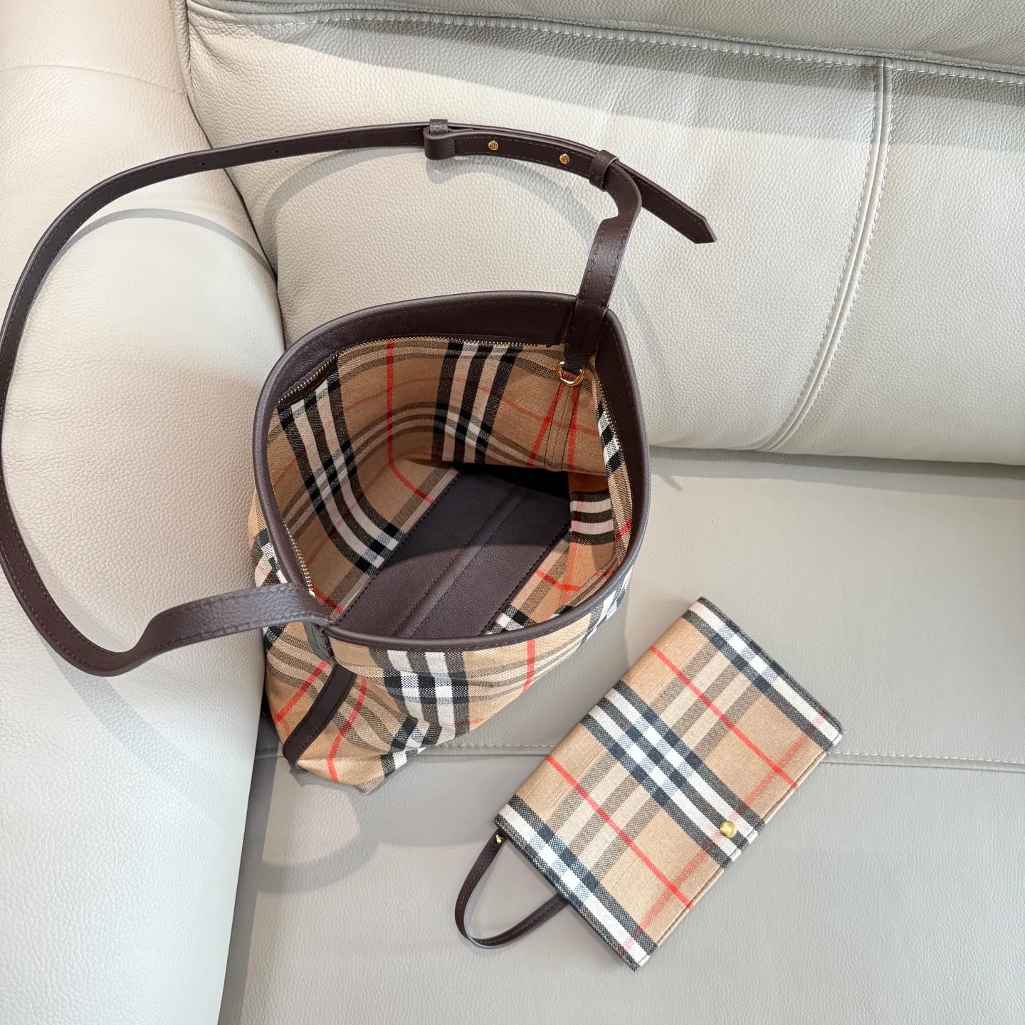 All categories Burberry women's bags (Burberry) Burberry 8397