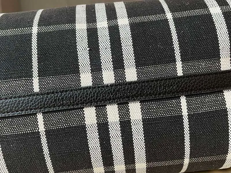 All categories Burberry women's bags (Burberry) Burberry 7201
