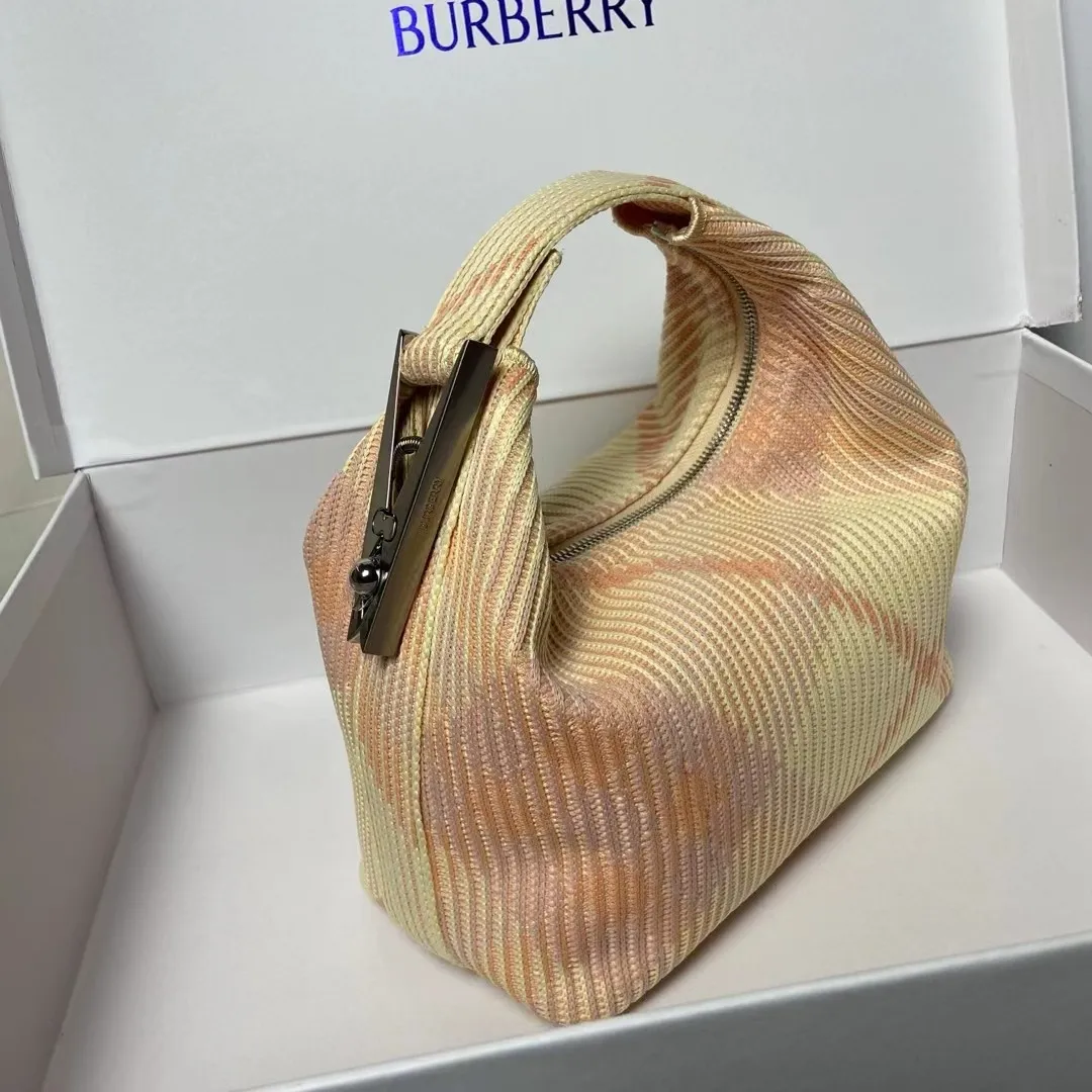 All categories Burberry women's bags (Burberry) Burberry 215