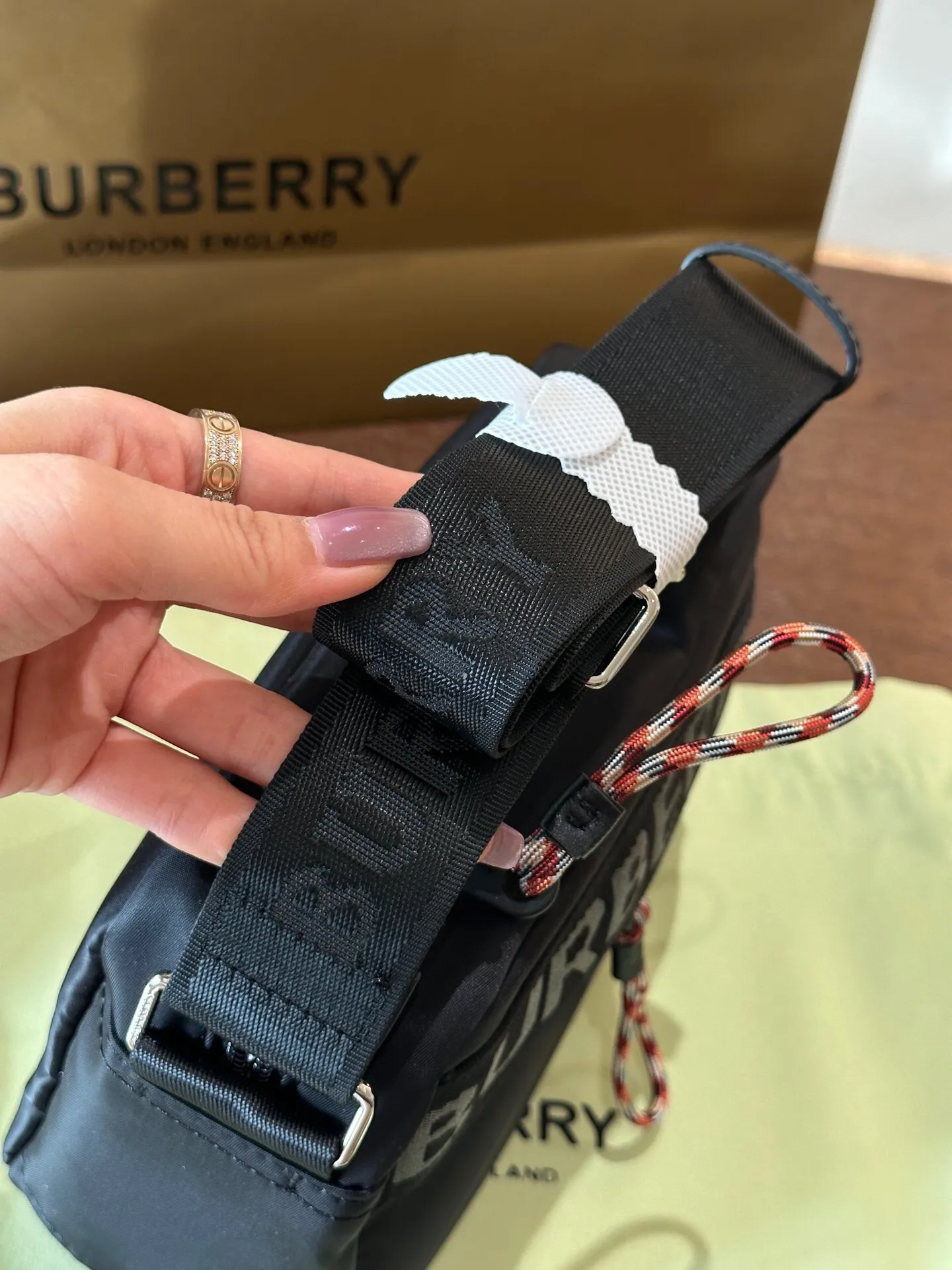 All Categories Official Website "Brand Women's Bags" Women's Bags 💙 Burberry 2024 New Burberry Nylon Camera Bag