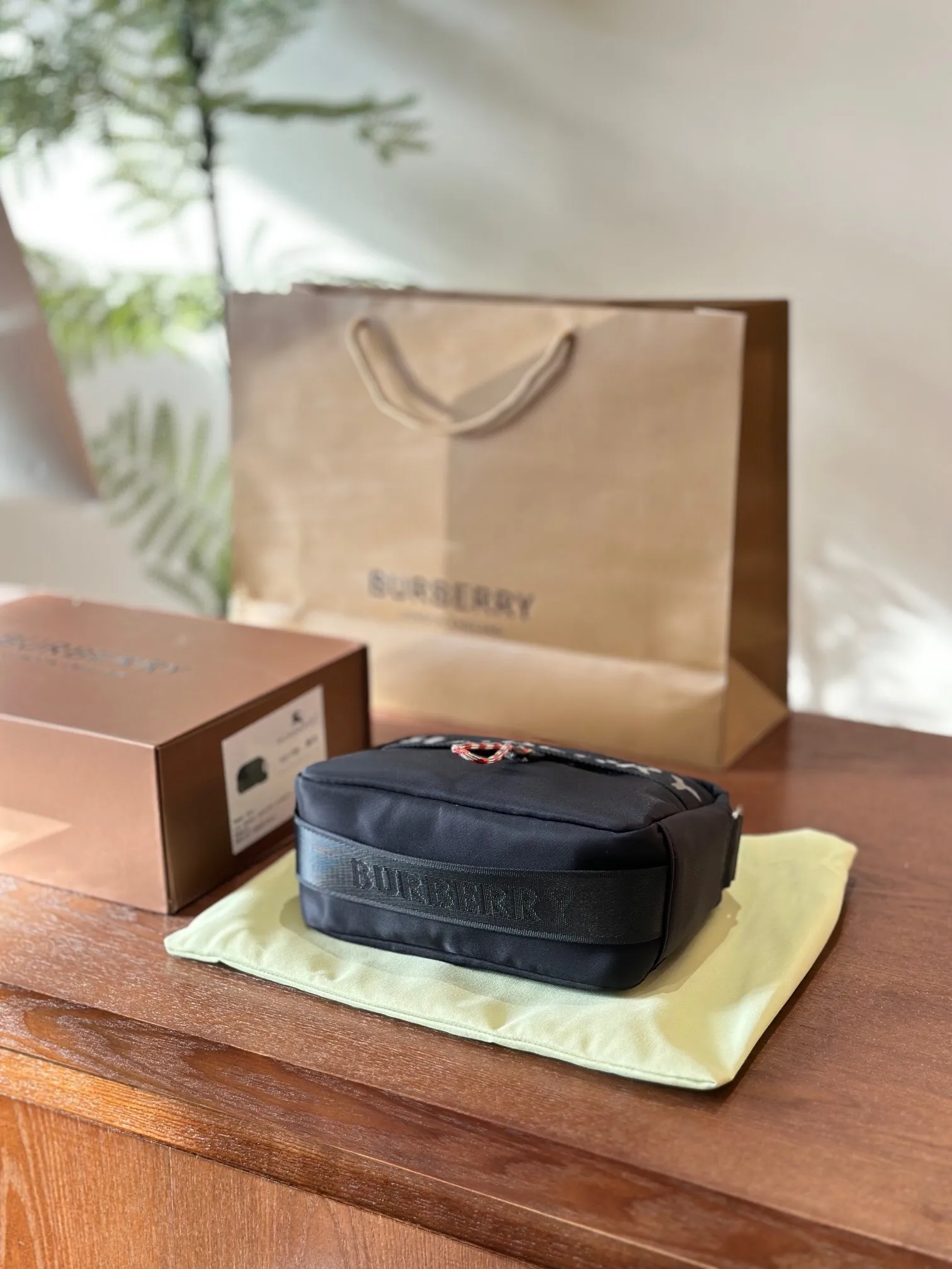All Categories Official Website "Brand Women's Bags" Women's Bags 💙 Burberry 2024 New Burberry Nylon Camera Bag