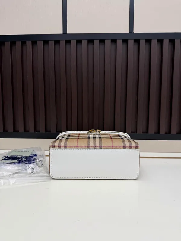 All categories Burberry women's bags (Burberry) Burberry 195