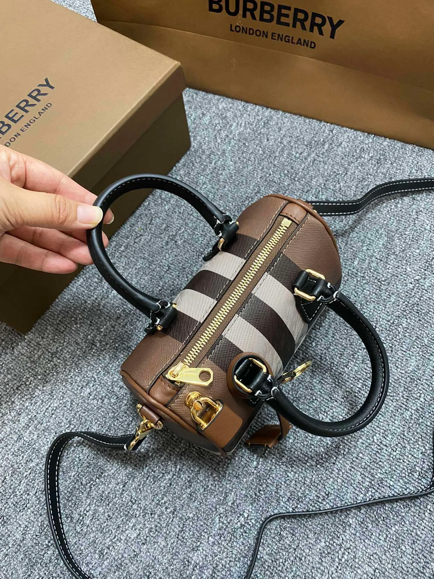 All categories Burberry women's bags (Burberry) Burberry 7088