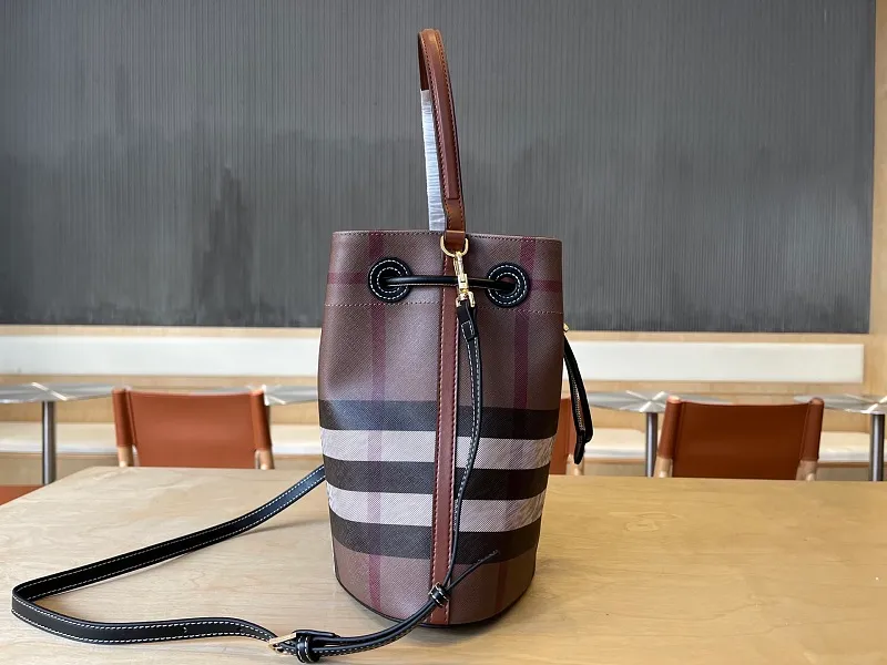 All categories Burberry women's bags (Burberry) Burberry 3303