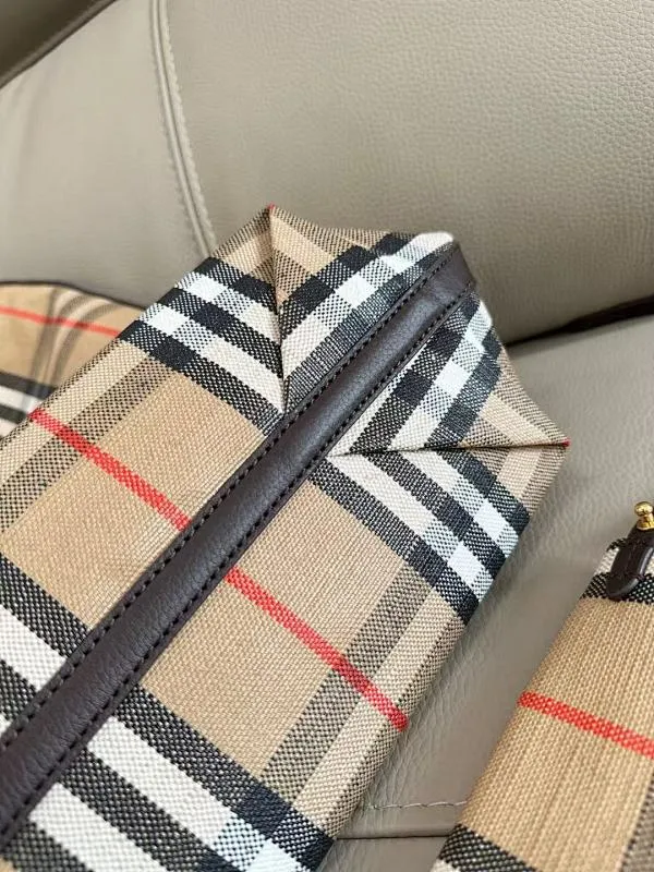 All categories Burberry women's bags (Burberry) Burberry 8398