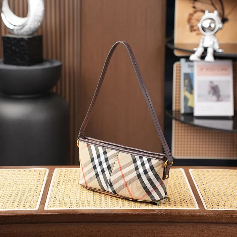 All categories Burberry women's bags (Burberry) Burberry 8393