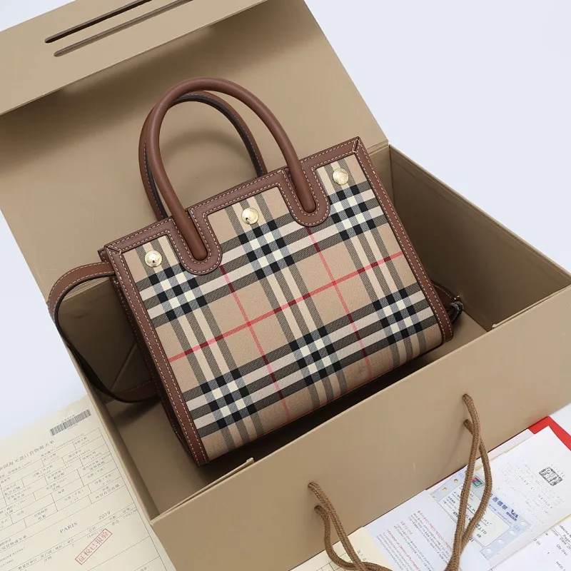 All categories Burberry women's bags (Burberry) Burberry 8347