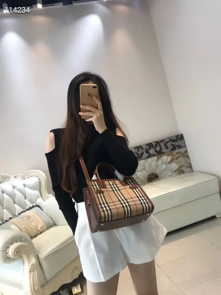All categories Burberry women's bags (Burberry) Burberry 8347