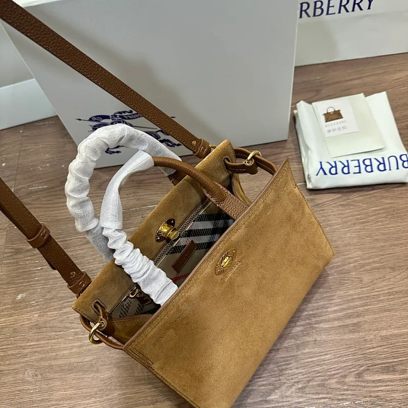 All categories Burberry women's bags (Burberry) Burberry 243