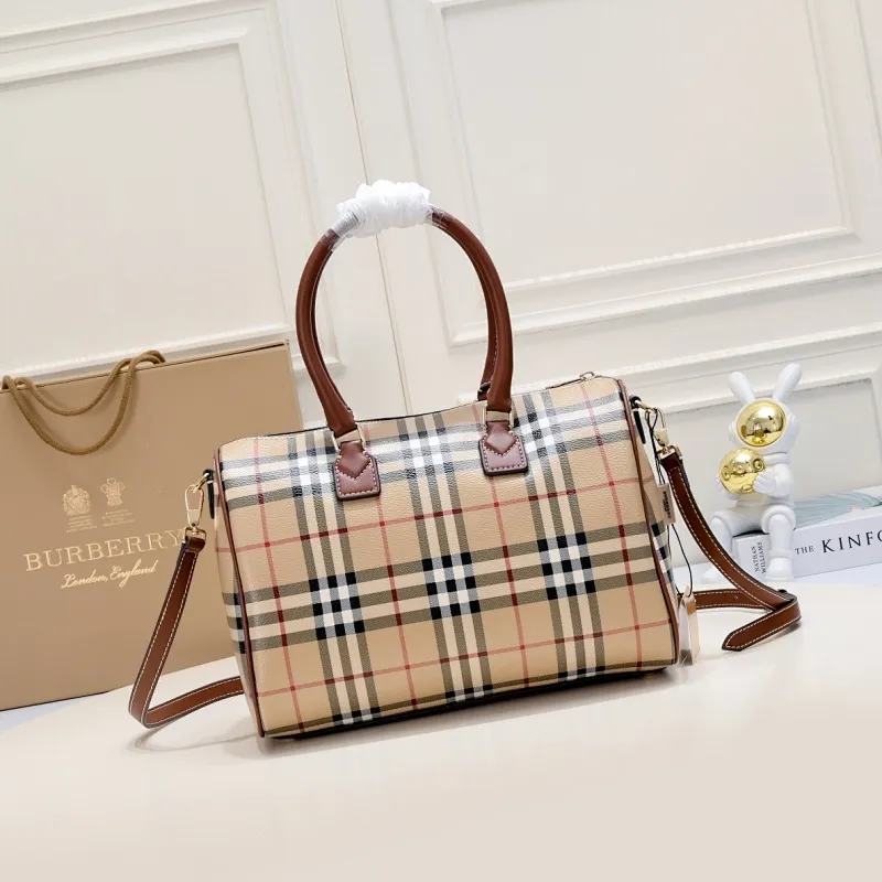 All categories Burberry women's bags (Burberry) Burberry 8371