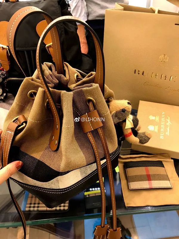 All categories Burberry women's bags (Burberry) Burberry original order 5541