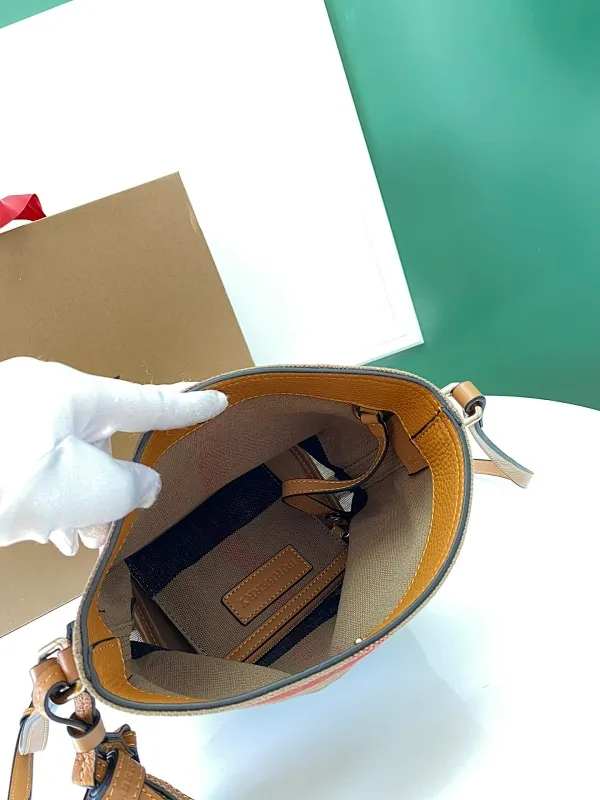 All Categories Official Website "Brand Women's Bags" Women's Bags 💙 Burberry 2025 New Burberry Crossbody Bag