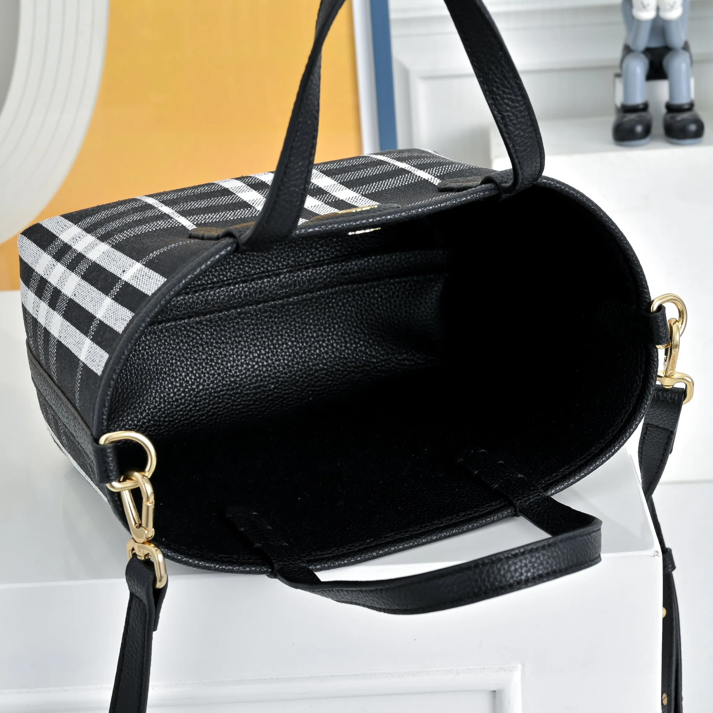 All categories Burberry women's bags (Burberry) Burberry 2218