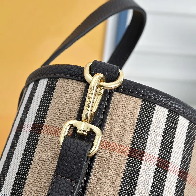 All categories Burberry women's bags (Burberry) Burberry 2218