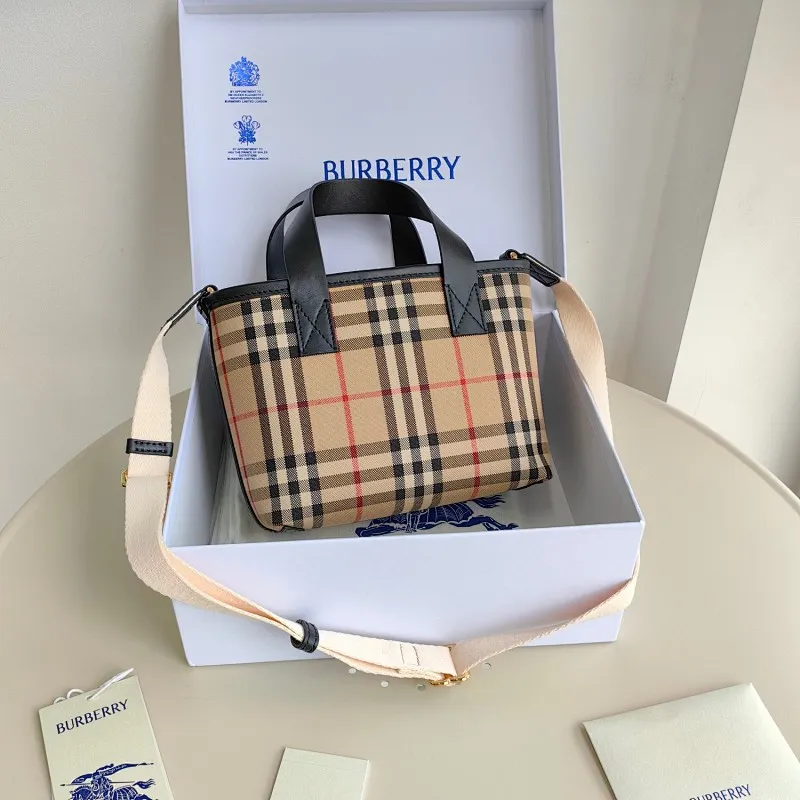 All categories Burberry women's bags (Burberry) Burberry 2422