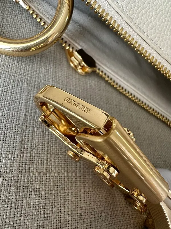 All categories Burberry women's bags (Burberry) Burberry 217