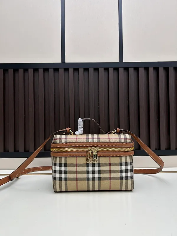 All categories Burberry women's bags (Burberry) Burberry 08990