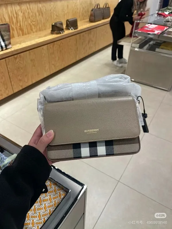 All categories Burberry women's bags (Burberry) Burberry 6606