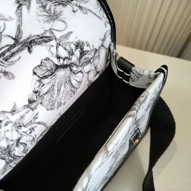 All Categories Official Website "Brand Women's Bags" Women's Bags 💙 Burberry 2024 Official Website New Burberry Crossbody Bag